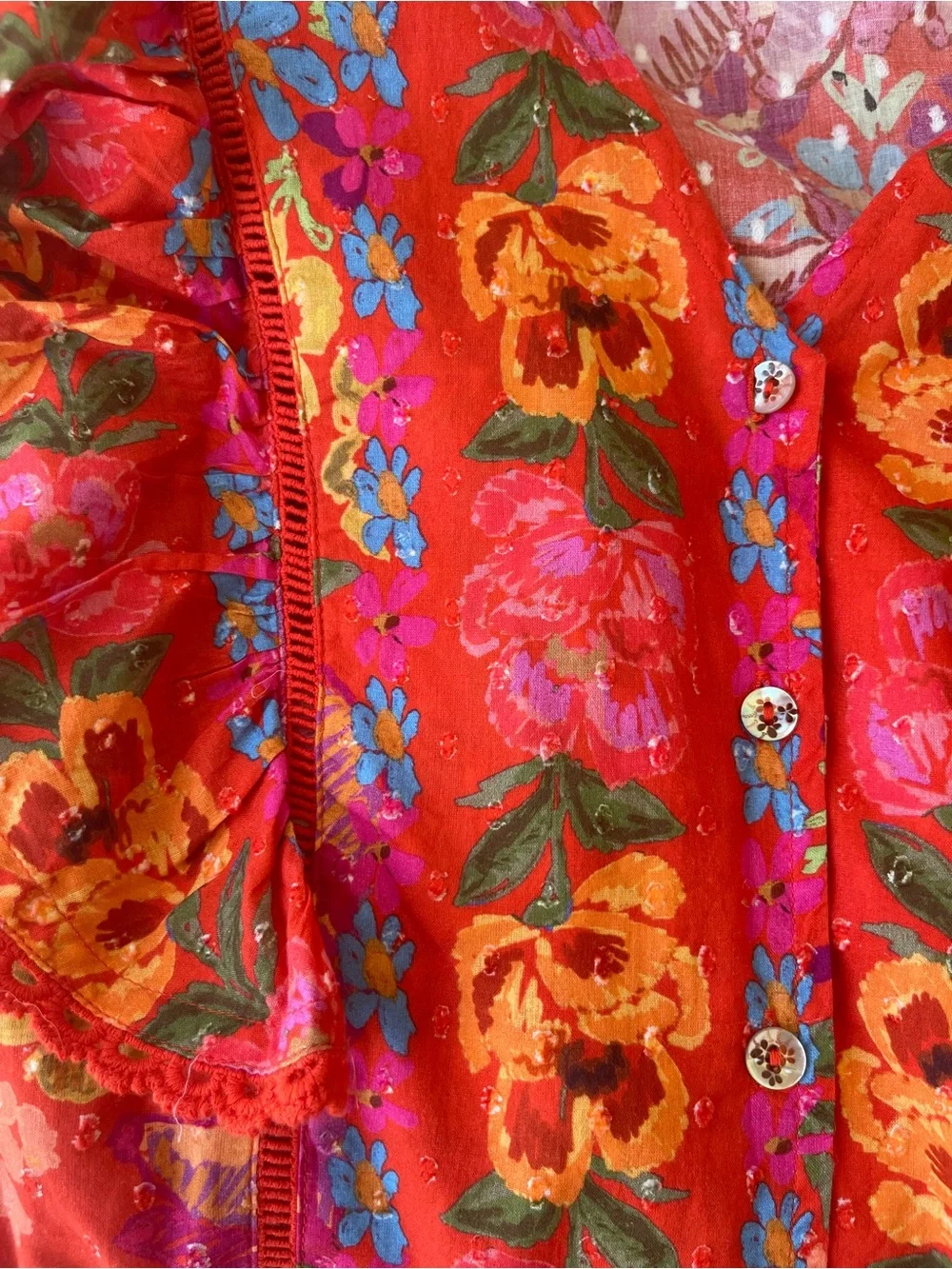 FARM Rio Red Floral Puff‑Sleeve Button‑Front Blouse - Romantic Ruffle Trim - S